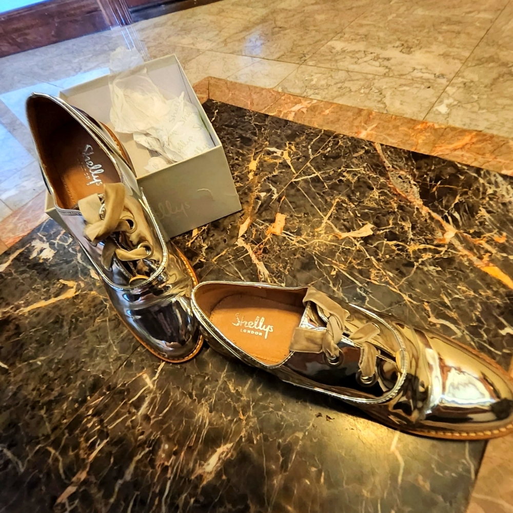 Shelley London metallic silver oxford